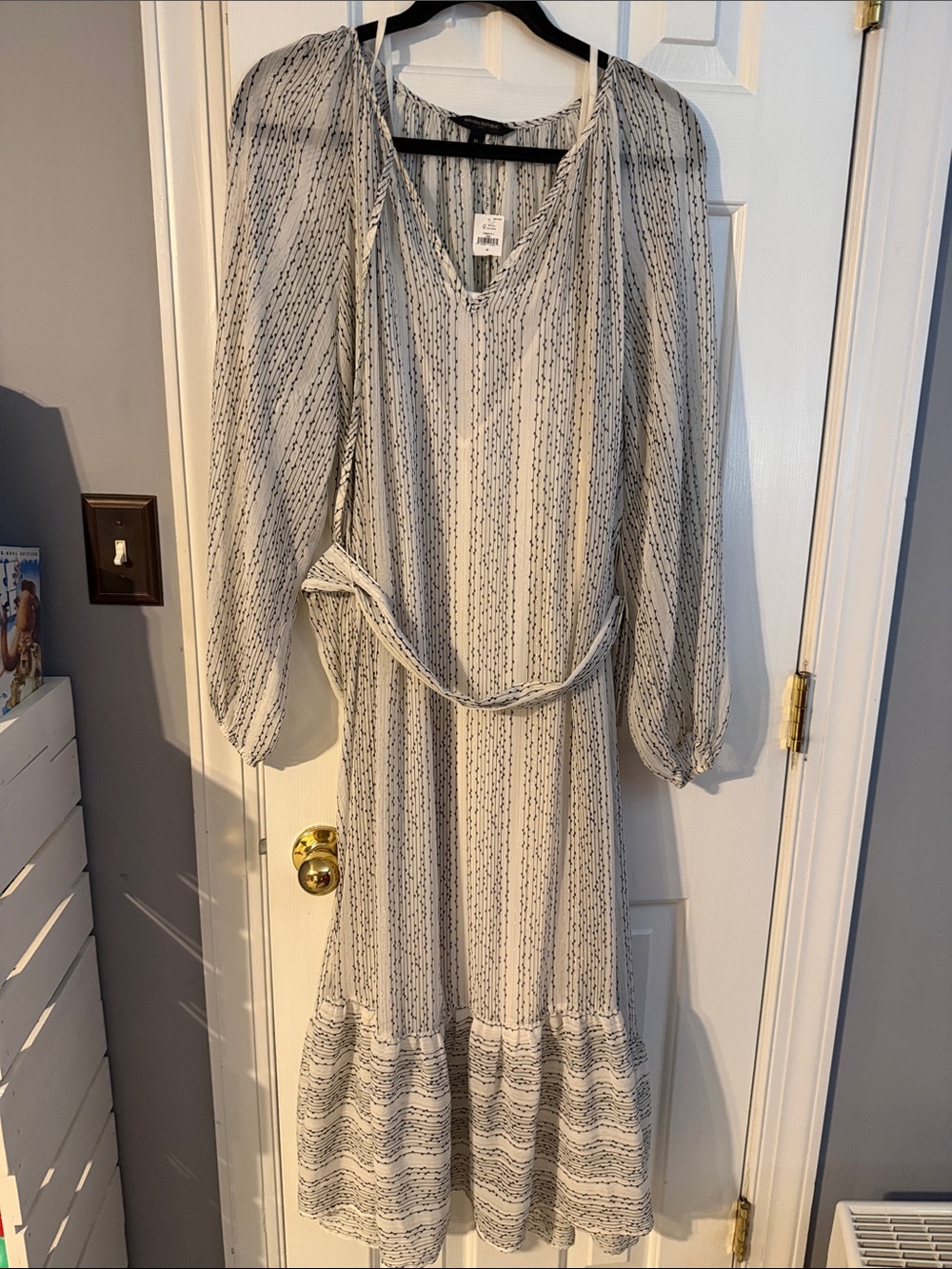 NWT Banana Republic Women's Cream and Black Patterned Long Sleeve Midi Dress Med